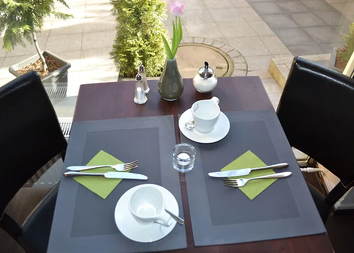 Hotel Am Rothenbaum 3*